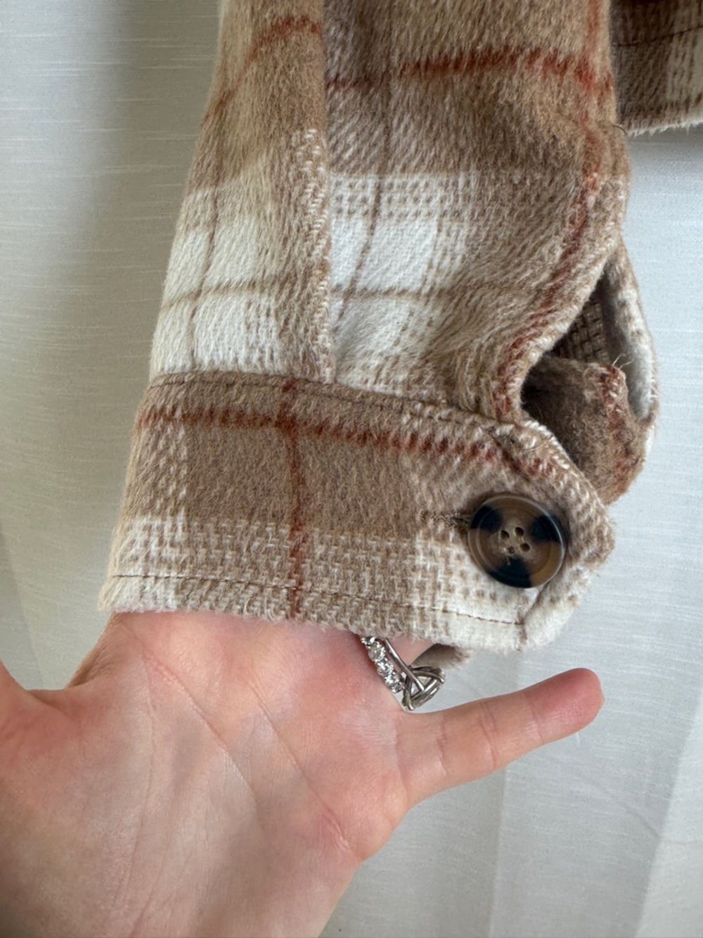 Love Tree Beige Plaid Cropped Shacket Button Front Jacket Neutral Cozy | Size M - Picture 10 of 12